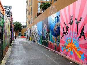 popular-neighborhoods-san-francisco-mission-clarion-alley-300x226